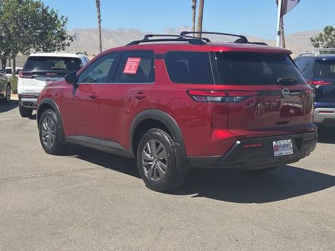 Certified 2026 Nissan Pathfinder SV AWD/4WD image 9