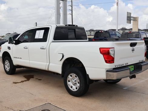 Used 2018 Nissan Titan SV AWD/4WD image 4