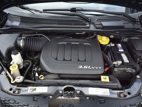 Used 2017 Dodge Grand Caravan SXT w/ Driver Convenience Group image 51