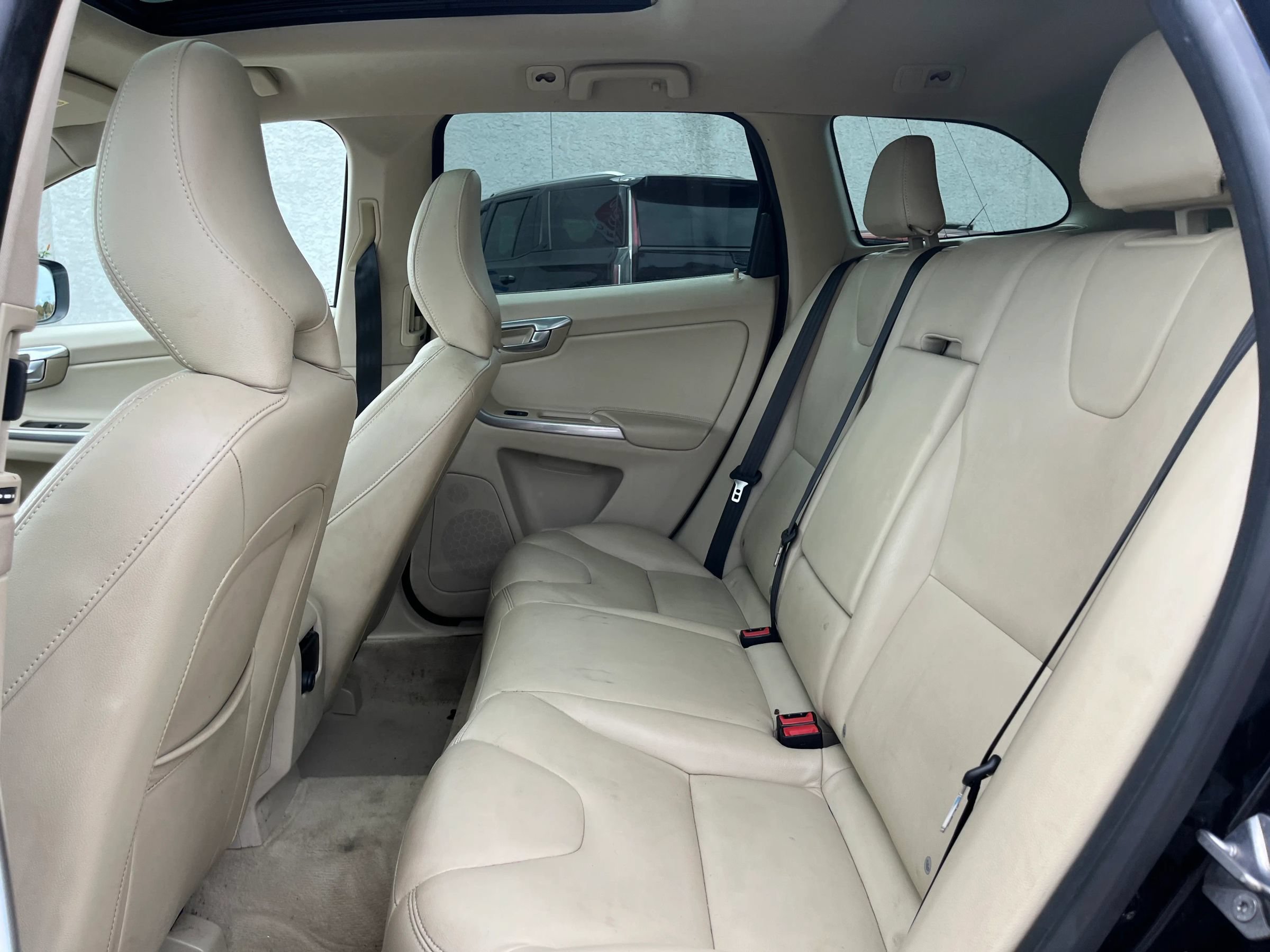 Used 2015 Volvo XC60 T5 AWD/4WD image 16