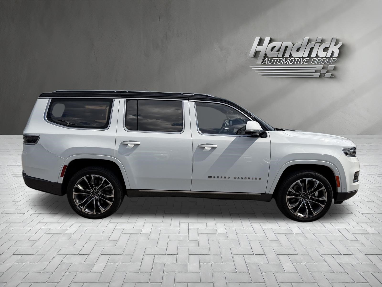 Used 2022 Jeep Grand Wagoneer Series III w/ Rear Seat Video Group 1 AWD/4WD image 10