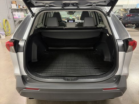Used 2022 Toyota RAV4 XLE Premium AWD/4WD image 29