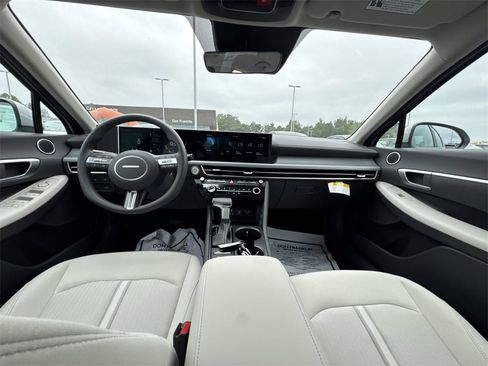 New 2025 Hyundai Sonata SE image 10