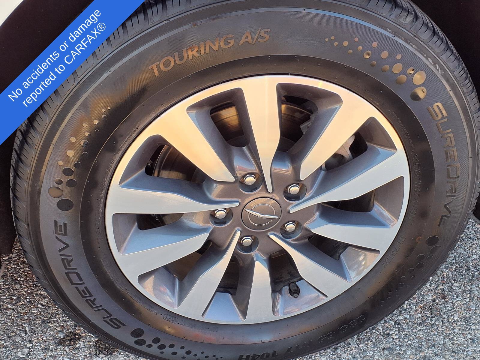 Used 2024 Chrysler Pacifica Limited FWD image 10
