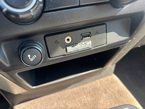 Used 2010 Ford F150 XLT AWD/4WD image 18