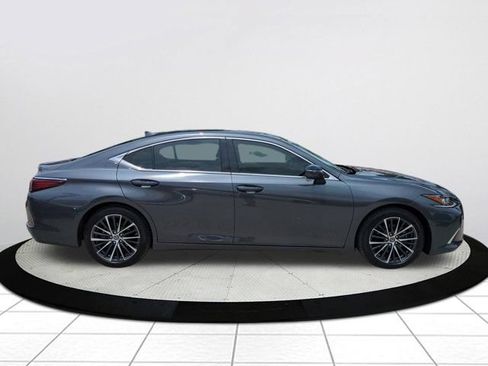 Certified 2024 Lexus ES 350 w/ Premium Package FWD image 3