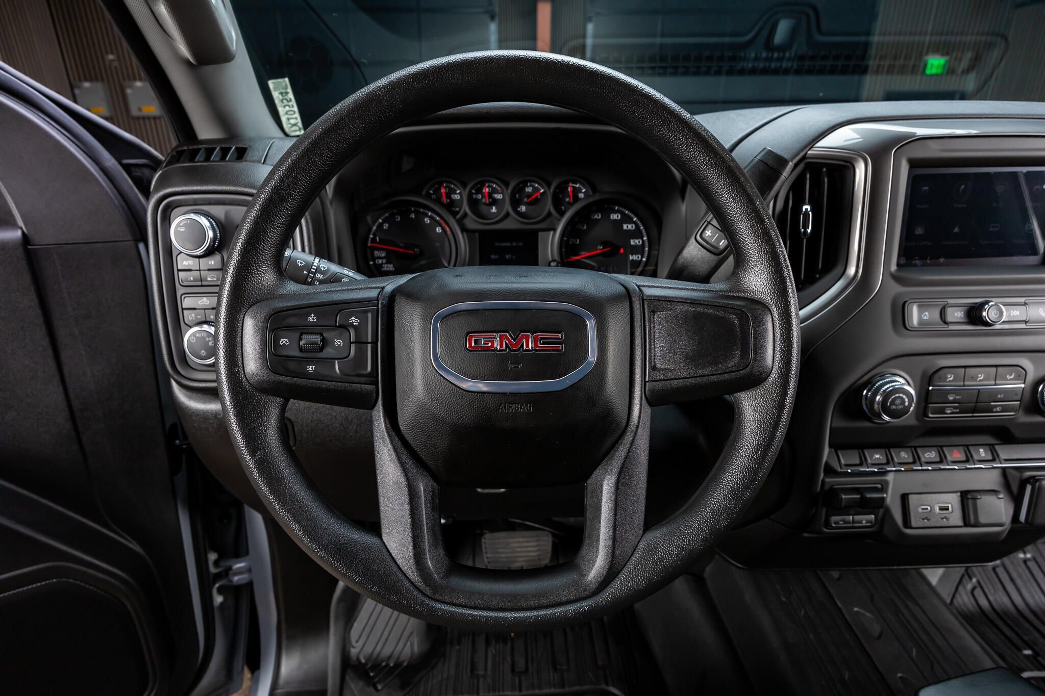 Used 2025 GMC Sierra 1500 Pro w/ Graphite Edition AWD/4WD image 18