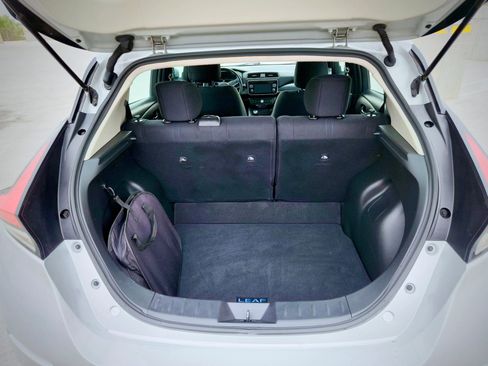 Used 2018 Nissan Leaf SV image 23