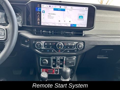 Used 2024 Jeep Wrangler Unlimited image 19