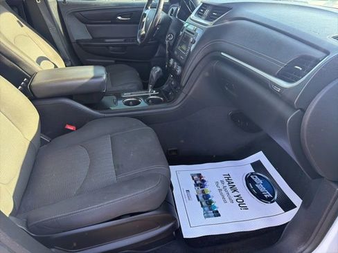 Used 2016 Chevrolet Traverse LT w/ Style and Technology Package FWD image 33