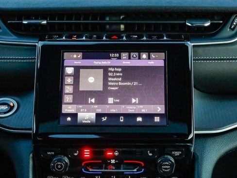 New 2025 Jeep Grand Cherokee Altitude image 15