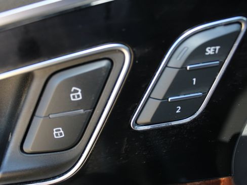 Used 2017 Audi Q7 3.0T Premium Plus image 25