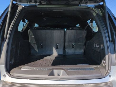 New 2026 Chevrolet Suburban Premier image 24