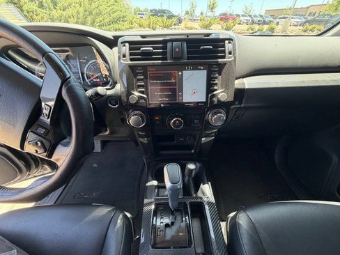 Used 2022 Toyota 4Runner TRD Off-Road Premium AWD/4WD image 24