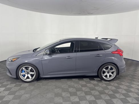 Used 2017 Ford Focus RS AWD/4WD image 8