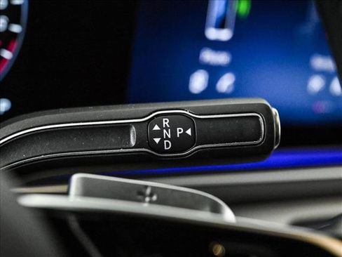 Used 2024 Mercedes-Benz GLE 450e 4MATIC image 12