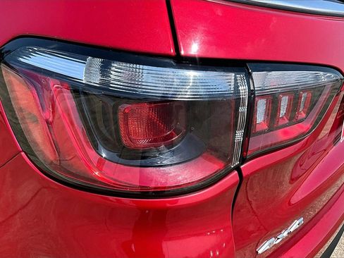 Used 2025 Jeep Compass Latitude image 20