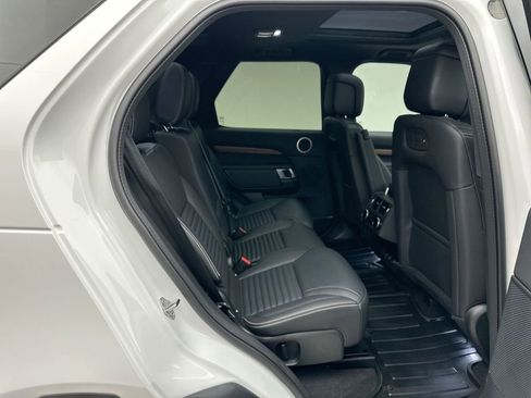 Certified 2025 Land Rover Discovery S AWD/4WD image 19
