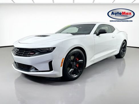 Used 2021 Chevrolet Camaro LT w/ RS Package image 5