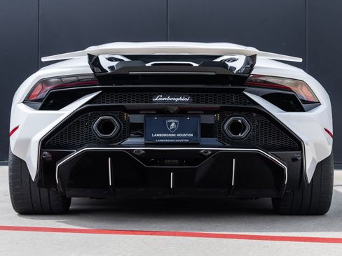 Used 2023 Lamborghini Huracan Tecnica RWD image 8