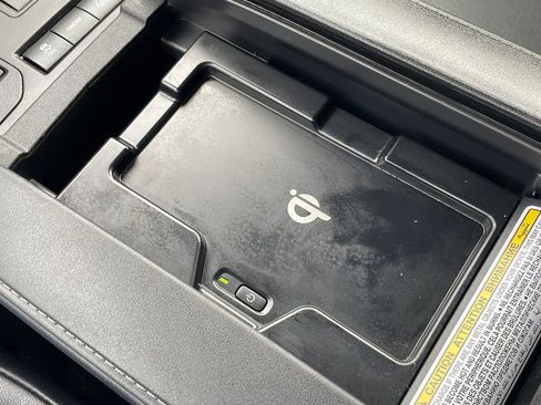 Used 2020 Toyota Highlander XLE image 27