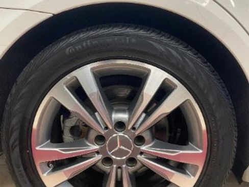 Used 2014 Mercedes-Benz E 350 4MATIC w/ Premium 1 Package image 31