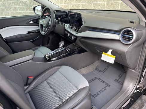 New 2026 Chevrolet Trax LT w/ Driver Confidence Package FWD image 34