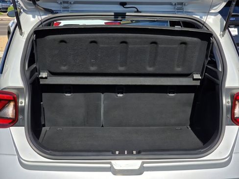 Used 2021 Hyundai Venue SE image 30