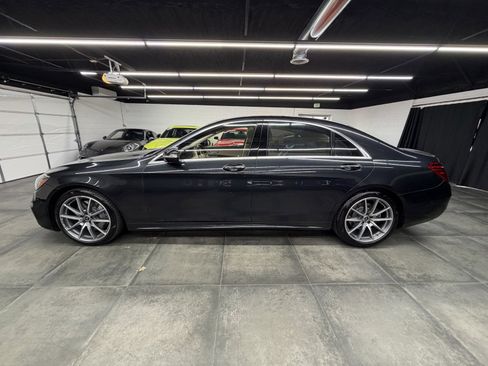 Used 2019 Mercedes-Benz S 560 Sedan image 3