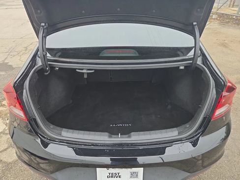 Used 2020 Hyundai Elantra SE w/ Cargo Package (C1) FWD image 29