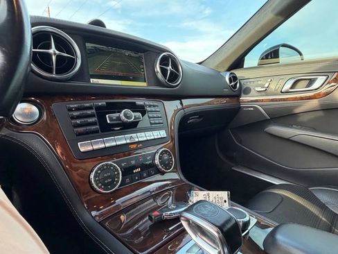 Used 2013 Mercedes-Benz SL 63 AMG image 22