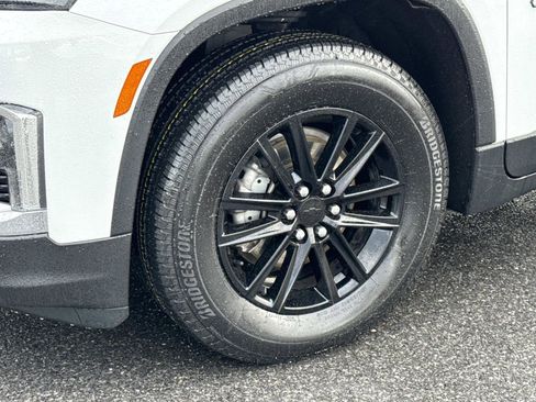 Used 2023 Chevrolet Traverse LT image 29