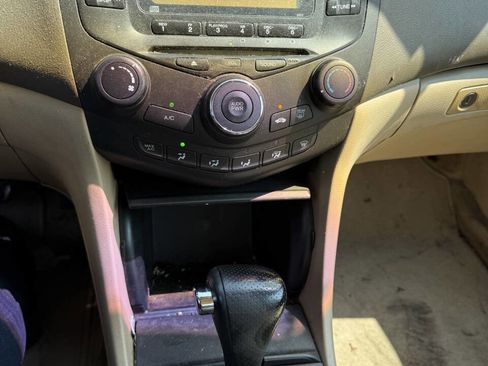 Used 2004 Honda Accord LX image 10