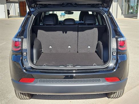 New 2026 Jeep Compass Latitude image 16