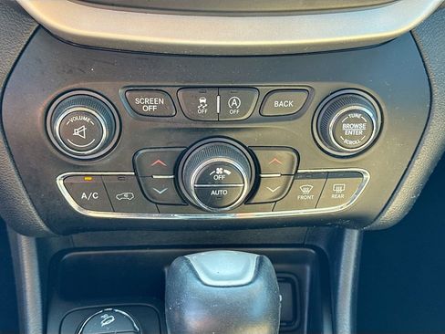 Used 2016 Jeep Cherokee Limited AWD/4WD image 13