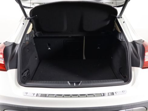 Used 2020 Mercedes-Benz GLA 250 4MATIC image 16