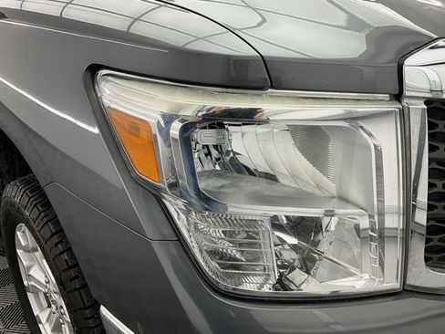 Used 2016 Nissan Titan SV image 26