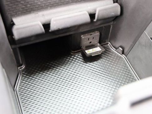 Used 2019 RAM 1500 Limited w/ Off Road Group image 27