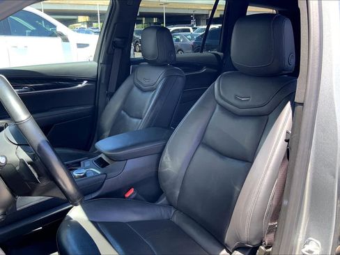 Used 2024 Cadillac XT6 Premium Luxury FWD image 11