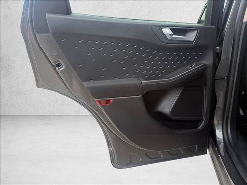 Used 2020 Ford Escape SE FWD image 21
