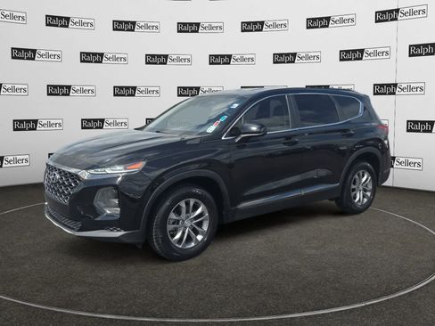 Used 2019 Hyundai Santa Fe SE image 2