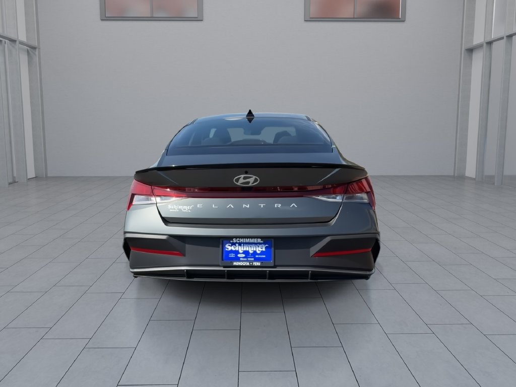 Used 2025 Hyundai Elantra Sport FWD image 7
