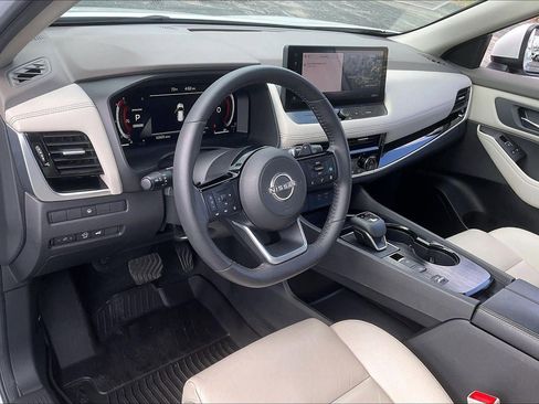 Used 2024 Nissan Rogue SL w/ SL Premium Package image 14