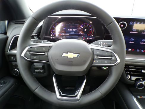New 2026 Chevrolet Suburban Premier AWD/4WD image 11