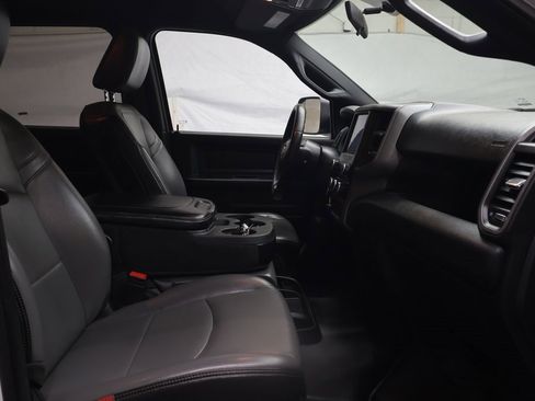 Used 2022 RAM 3500 Tradesman w/ Chrome Appearance Group image 10