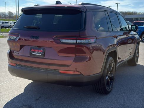 Used 2023 Jeep Grand Cherokee L Laredo AWD/4WD image 5