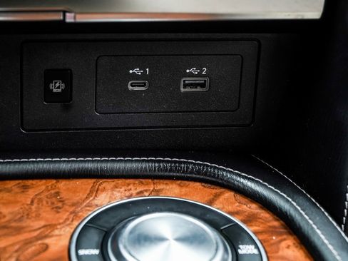 Used 2023 Nissan Armada SL w/ Captain's Chairs Package image 23