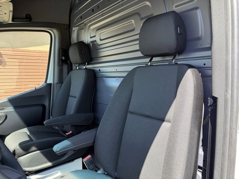 New 2025 Mercedes-Benz Sprinter 2500 image 9