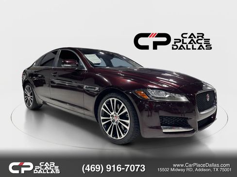 Used 2017 Jaguar XF Prestige AWD/4WD image 7