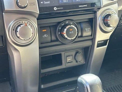 Used 2022 Toyota 4Runner SR5 AWD/4WD image 29